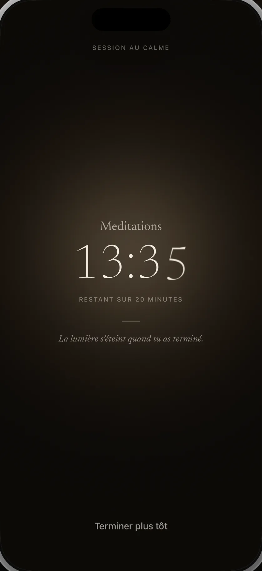 Une session de lecture en cours avec le titre du livre, treize minutes et trente-cinq secondes restantes sur vingt, et la phrase « la lumière s’éteint quand tu as terminé ».