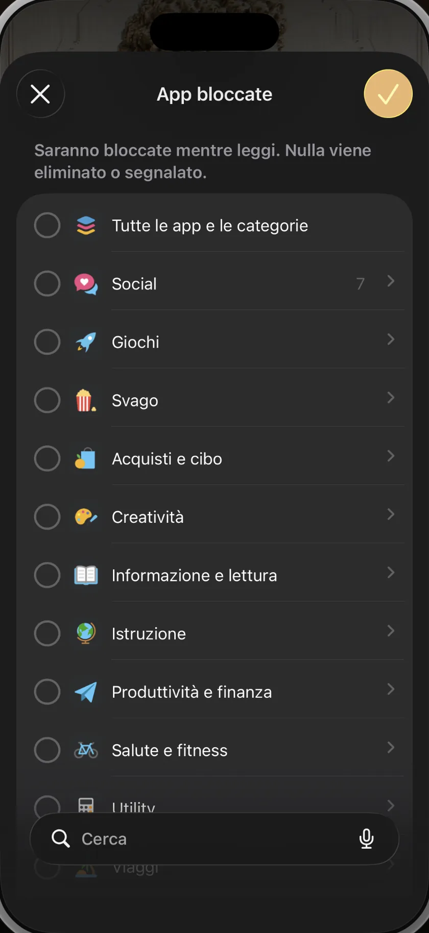 Il selettore di app di sistema dentro BookGate: intere categorie — social, giochi, intrattenimento — o singole app, scelte una volta e bloccate durante ogni sessione.